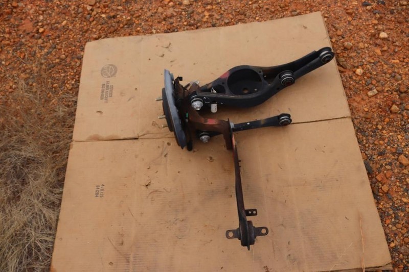 18-23 HYUNDAI KONA AWD REAR RIGHT SUSPENSION KNUCKLE SPINDLE HUB CONTROL ARM OEM