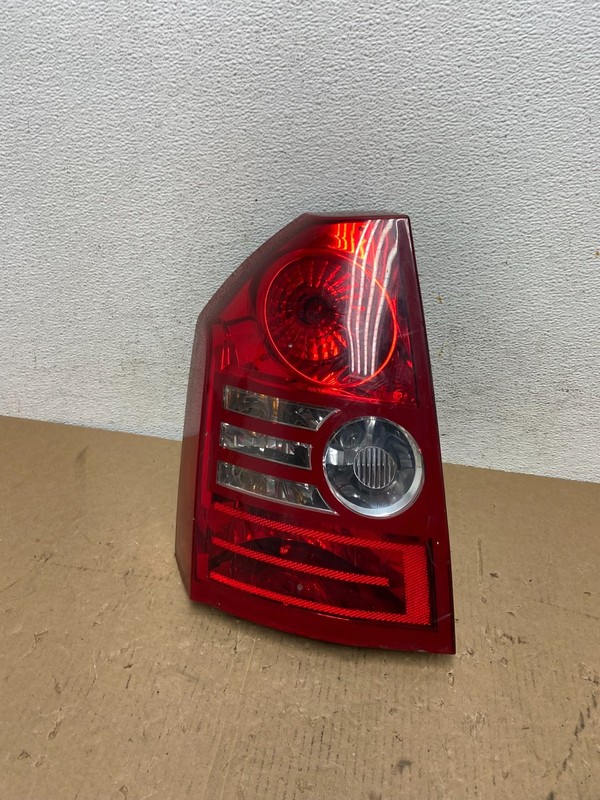 2008 2009 2010 Chrysler 300 Left Driver LH Side Tail Light OEM AD8012 LK