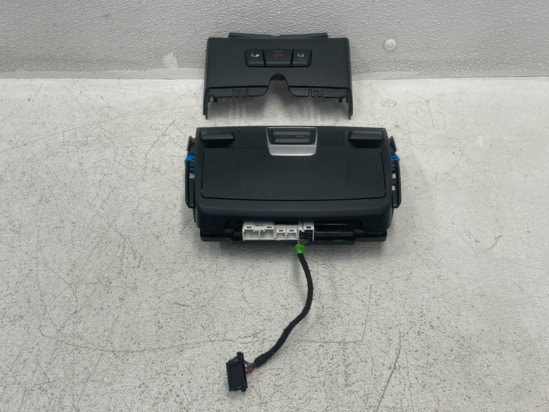 13-16 Mercedes SL550 SL400 R231 Dome Light SOS Switch Cover Panel Black 1587 OEM