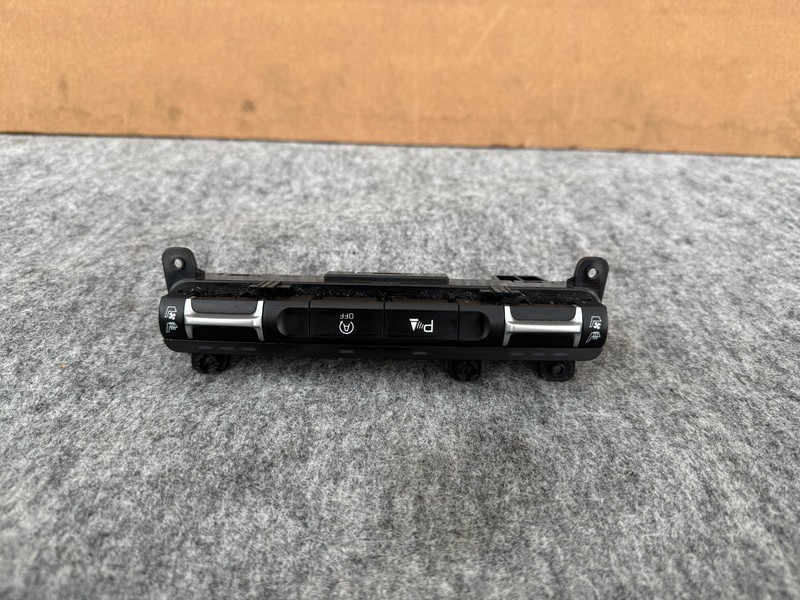 KIA STINGER 18-21 OEM CONSOLE SEAT HEAT COOL PDC SENSOR AUTO START SWITCH PANEL