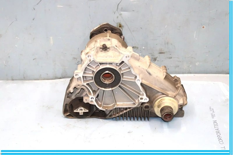 07-13 BMW X5 X6 E70 E71 Front Transfer Case Box W/O Actuator Motor Assembly OEM