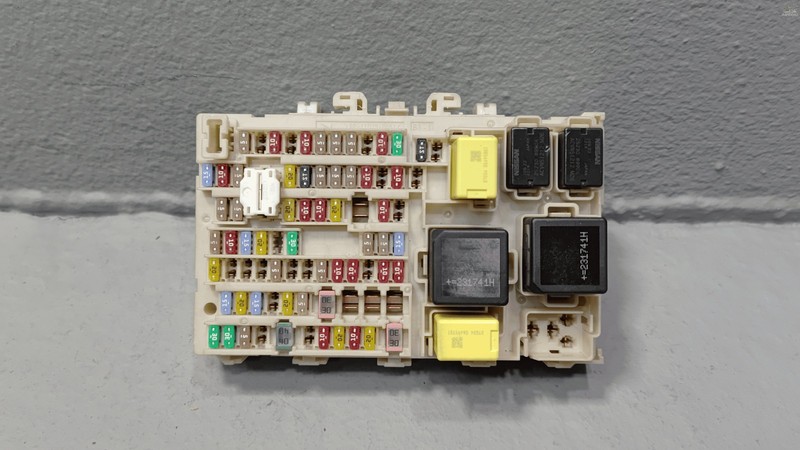 2021-2023 Nissan Rogue Dash Instrument Panel Fuse Relay Junction Box Block OEM