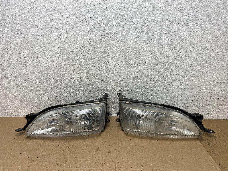 1995 - 1996 Toyota Camry Left+Right Side Set Halogen Headlights AE5980 DW
