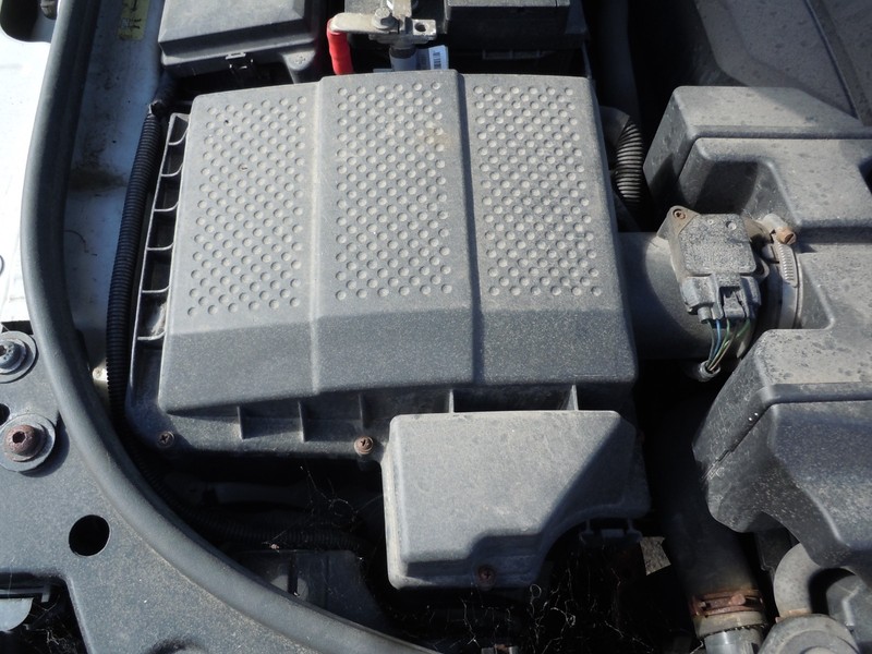 2005-2009 Land Rover LR3 4.4L Air Cleaner Housing Box OEM