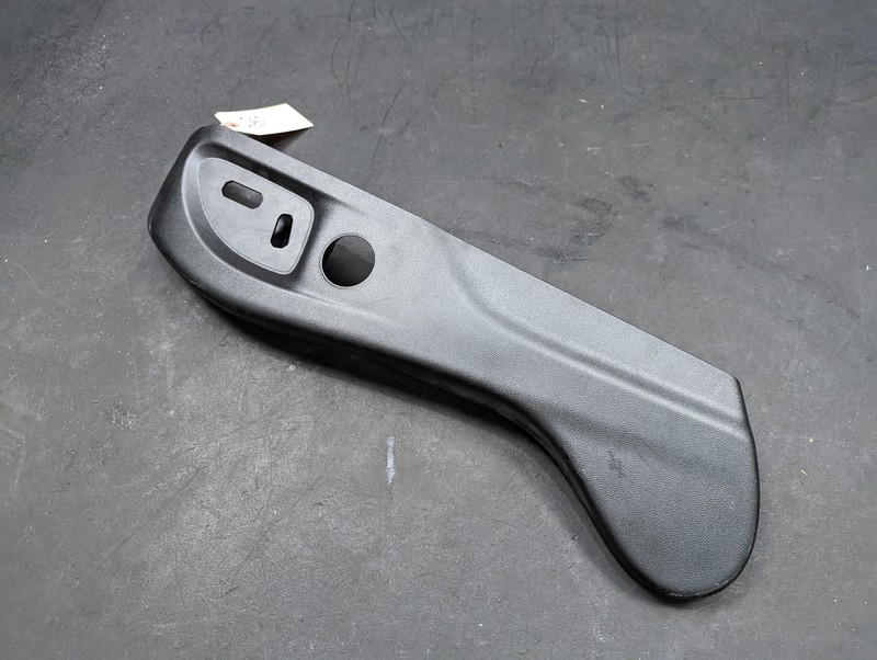 Front Right Seat Outer Side Cover 2022 Cadillac CT4 84780121 2020 2021