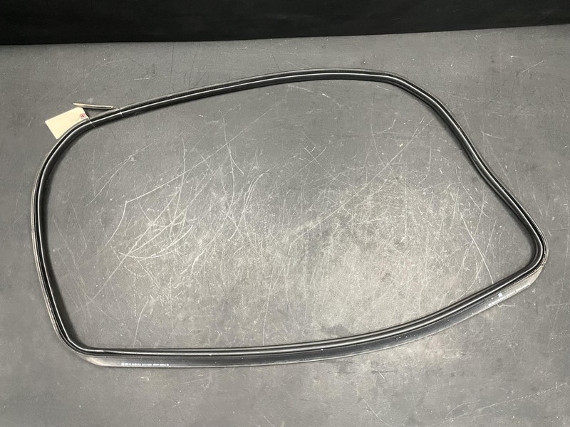 Rear Deck Lid Weatherstrip 2019 Audi S5 Coupe 8W6827705B 2018 2020 2021-2023
