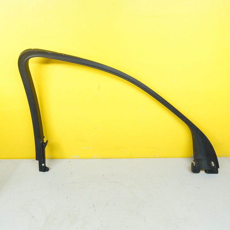2022-2024 CHEVROLET TRAVERSE FRONT DRIVER DOOR WINDOW FRAME COVER TRIM 84794989