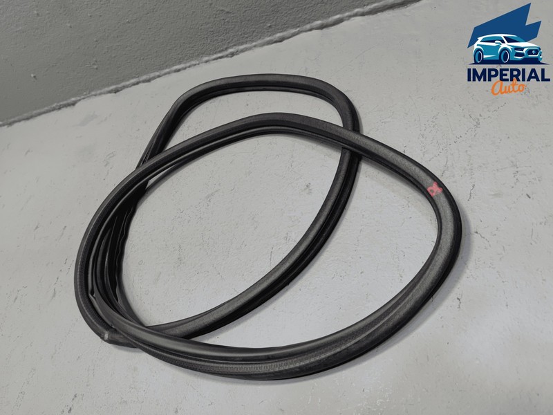 TOYOTA HIGHLANDER TAILGATE LIFTGATE GLASS WEATHERSTRIP SEAL 2014-2019