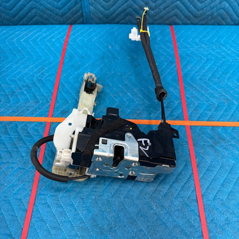 2011–2016 Hyundai Equus Front Left Door Lock Latch Actuator OEM 813103M000