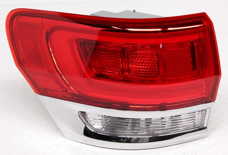 OEM Jeep Grand Cherokee Left Driver Side LED Tail Lamp 68236135AC Lens Crack