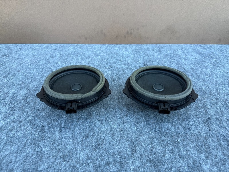 FORD MUSTANG GT 2024-2026 OEM REAR LEFT AND RIGHT SPEAKER SPEAKERS (PAIR)