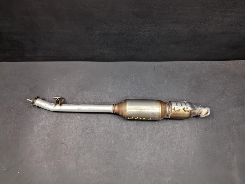 Center Exhaust Muffler 2021 Hyundai Sonata 28600-L0800 2020 2022 2023 X