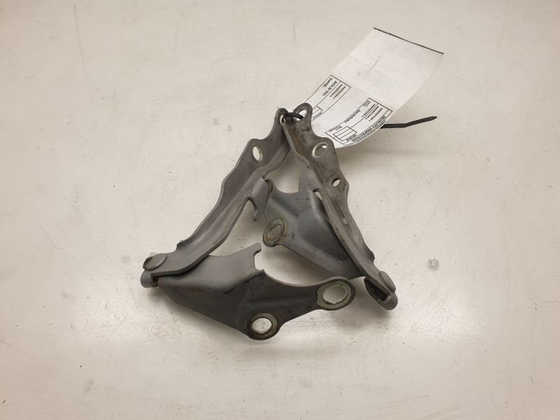 96-98 TOYOTA RAV4 2.0L 4WD AT LEFT AND RIGHT SIDE HOOD HINGES