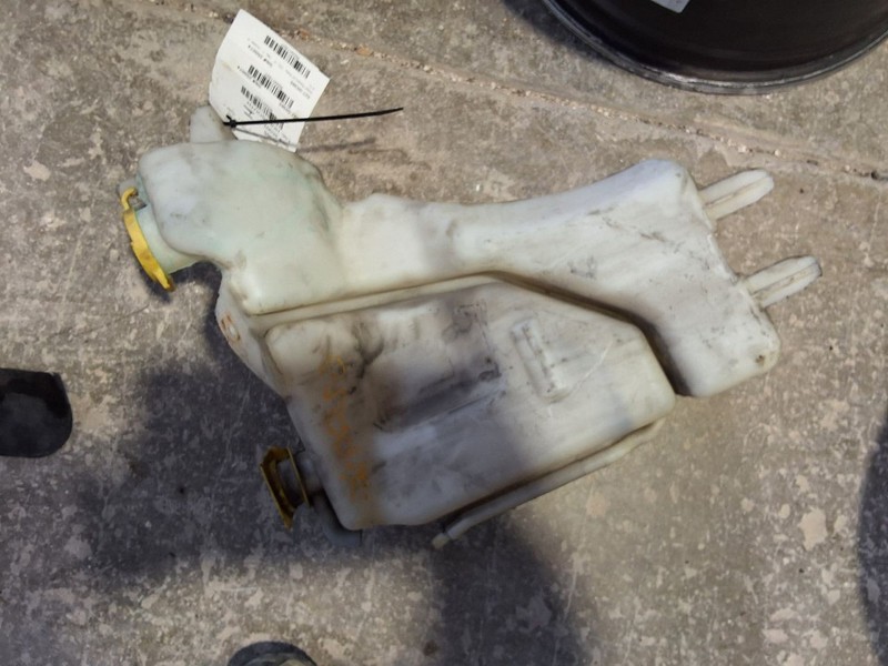 Wash Reservoir Fits 04-09 DODGE 2500 PICKUP 3411827