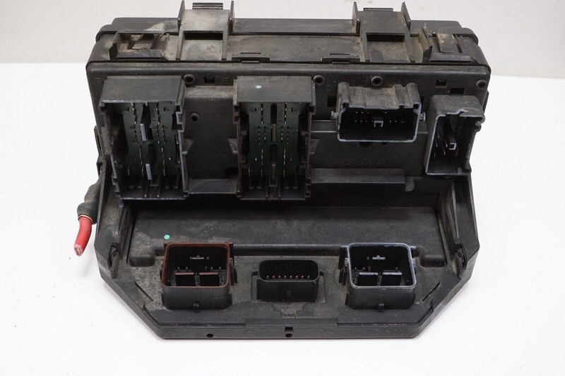 CHRYSLER TOWN COUNTRY DODGE GRAND CARAVAN Main Fuse Box BCM OEM 2012