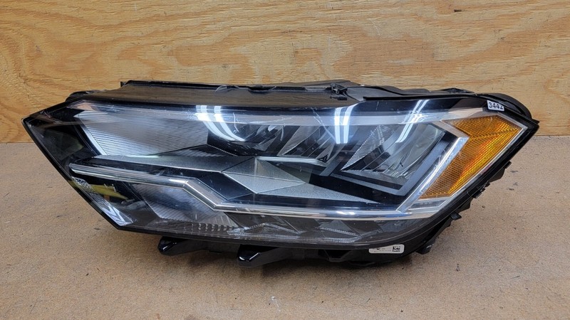 2019 2020 2021 Volkswagen Jetta Reflector Headlight Driver Left LH LED OEM