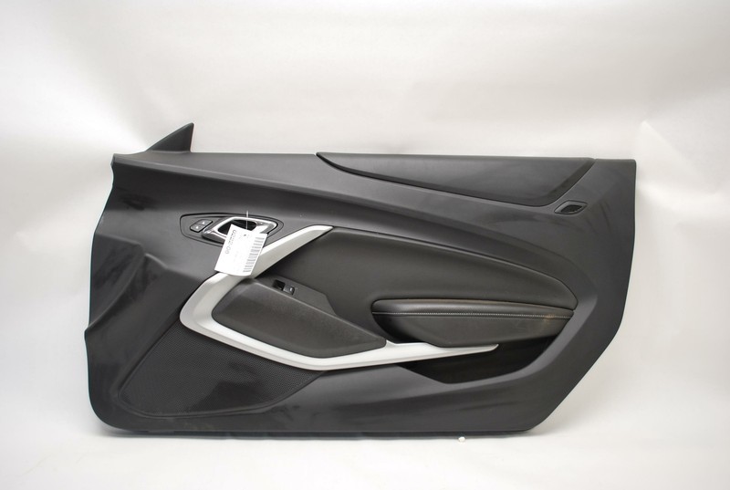 2017 CHEVY CAMARO SS RIGHT PASSENGER SIDE INTERIOR DOOR PANEL TRIM BLACK OEM