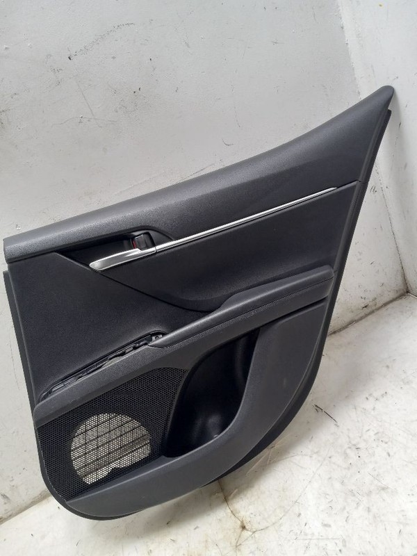 20 TOYOTA CAMRY XSE REAR PASSENGER RIGHT DOOR PANEL BLK-EB21 LEATHER