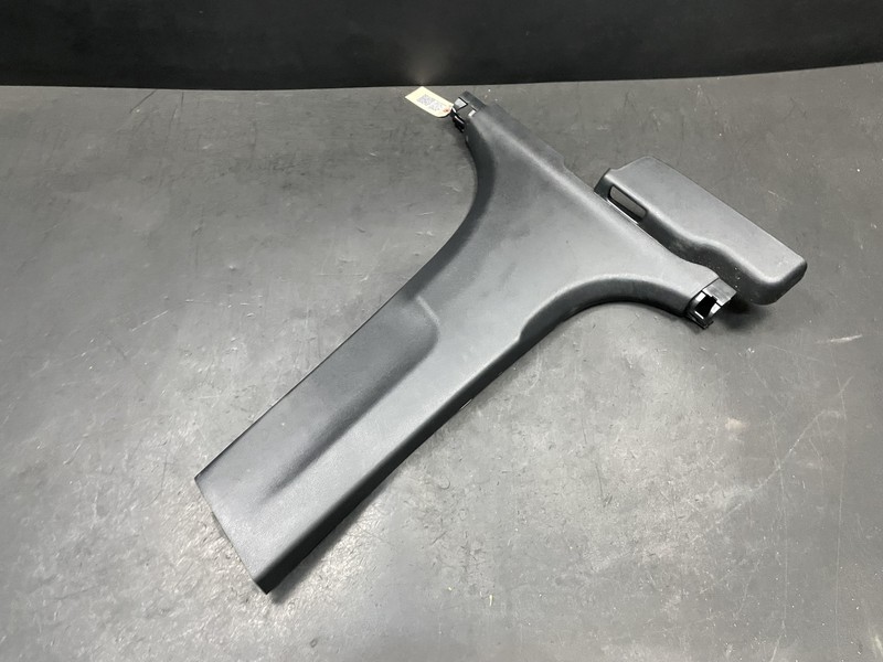 Center Left B Pillar Lower Trim Panel 2020 Kia Soul 85835-K0100 2021 2022 2023