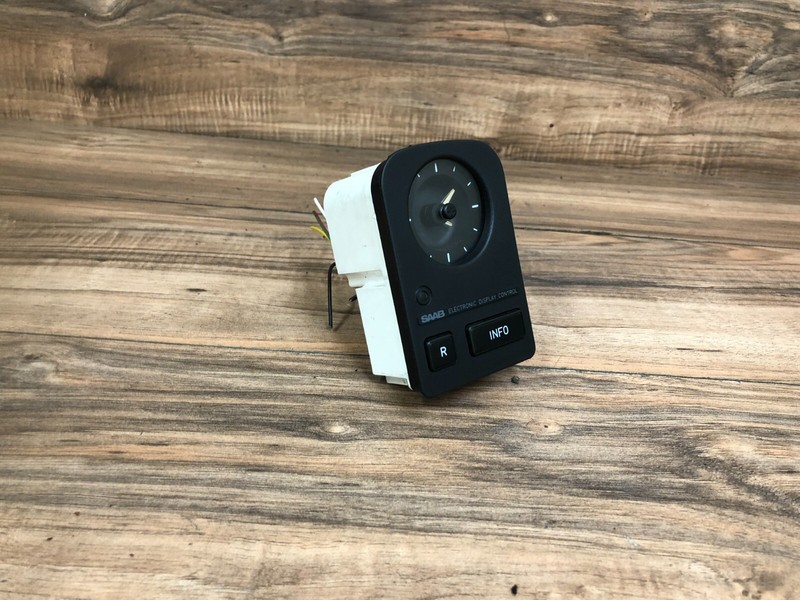 SAAB OEM 9000 FRONT ELECTRONIC INFO INFORMATION DISPLAY SWITCH 1986-1989