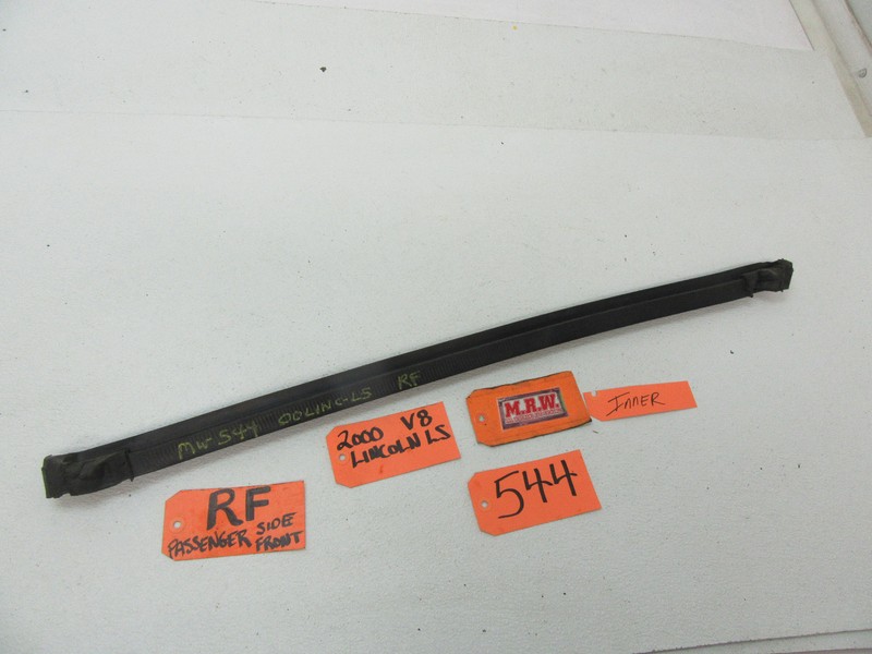 RIGHT FRONT INNER DOOR PANEL SEAL WEATHER RUBBER STRIP RF R PASSENGER GLASS CAR