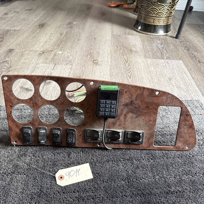 Peterbilt Dash Panel - P/N: S64-6069M05-430