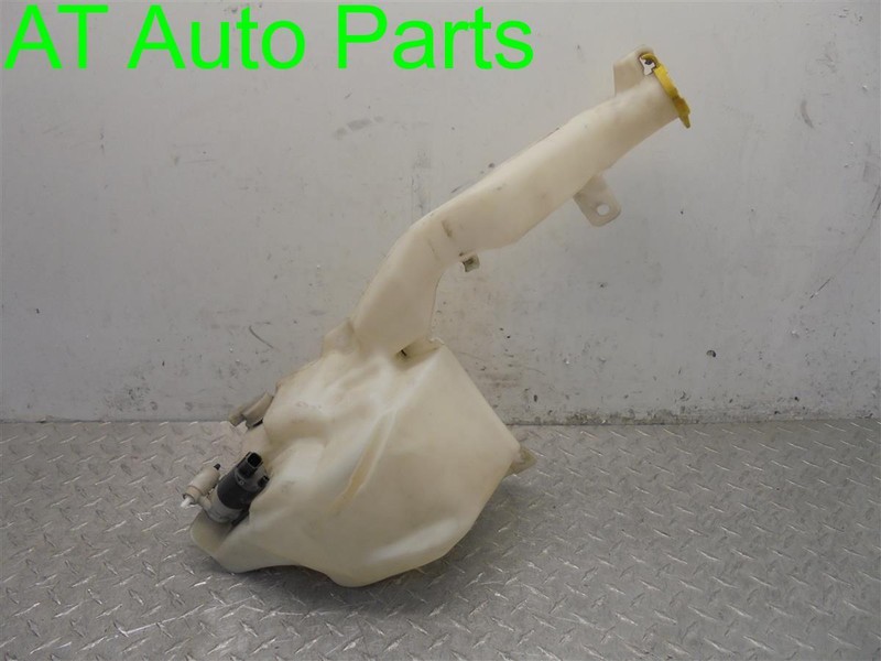 04 05 06 07 TOWN & COUNTRY CARAVAN WASHER RESERVOIR ASSEMBLY