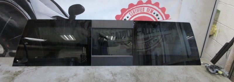 2019-2024 Chevy Silverado OEM Tempered Rear Back Sliding Glass w/ Motor