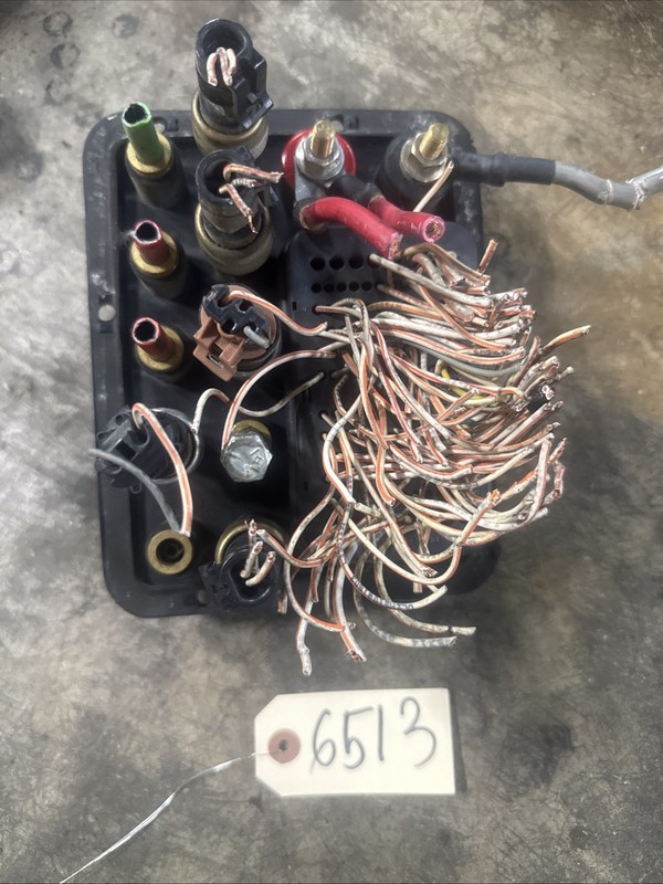 VOLVO AIR MANIFOLD, CONTROL CENTER PC1 - Missing Part Number