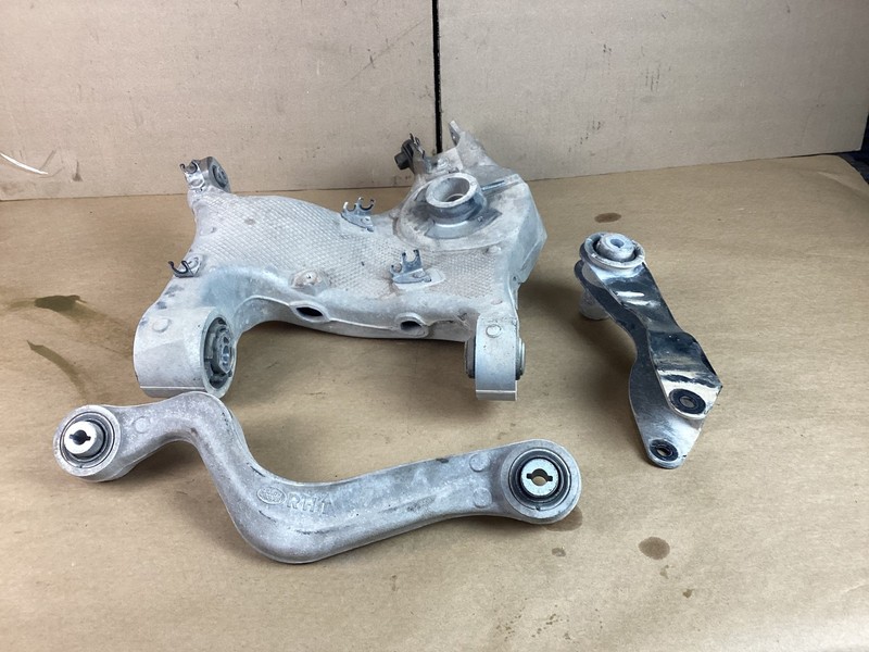 Land Rover Discovery Sport HSE 2017 AWD Rear Right Control Arm Set 15-19 |:O