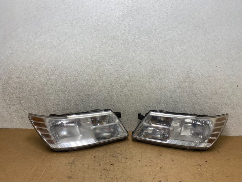 2009 to 2017 Dodge Journey Headlights Left+Right Set Halogen T5222 DW
