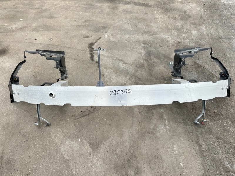 08-11 Mercedes W204 FRONT BUMPER REINFORCEMENT FACE IMPACT BAR OEM