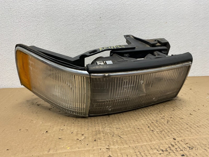 1994 1995 1996 Cadillac Deville Right Passenger Halogen Headlight AC4137 DW