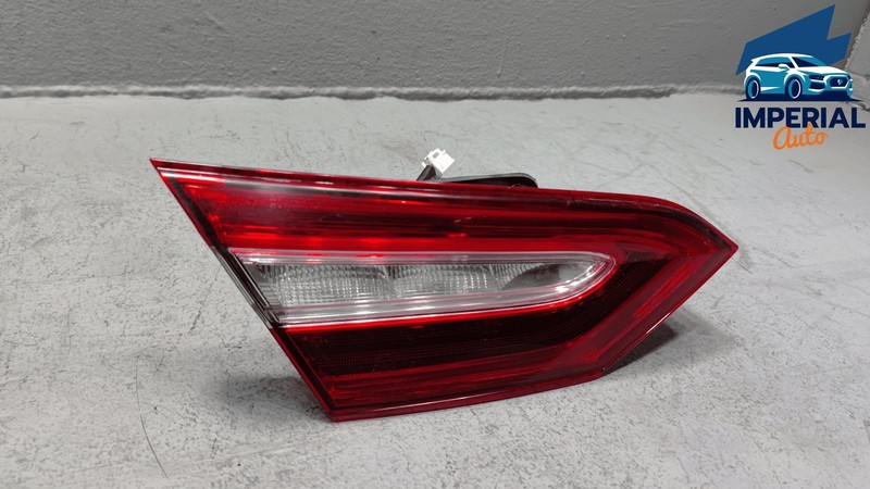 2018-2020 SCRATCH TOYOTA CAMRY REAR DRIVER SIDE INNER TAILLIGHT LAMP LED OEM