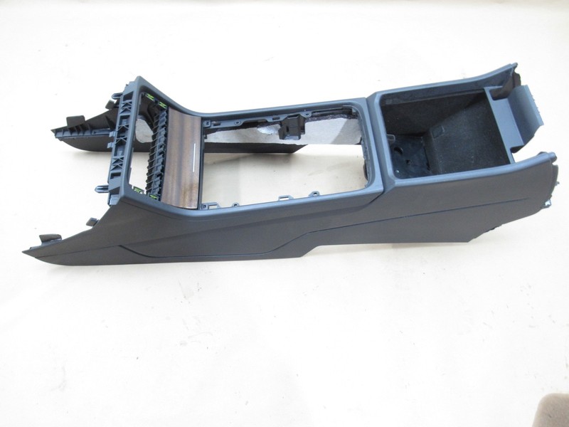 Volkswagen Touareg 2015 Center Console Armrest Frame Base Support 11-17 *