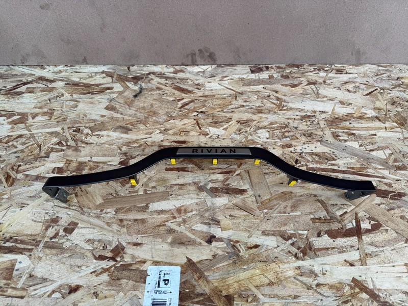RIVIAN R1S 22-26 OEM REAR RIGHT PASSENGER 2ND ROW SEAT UPPER COVER TRIM BEZEL