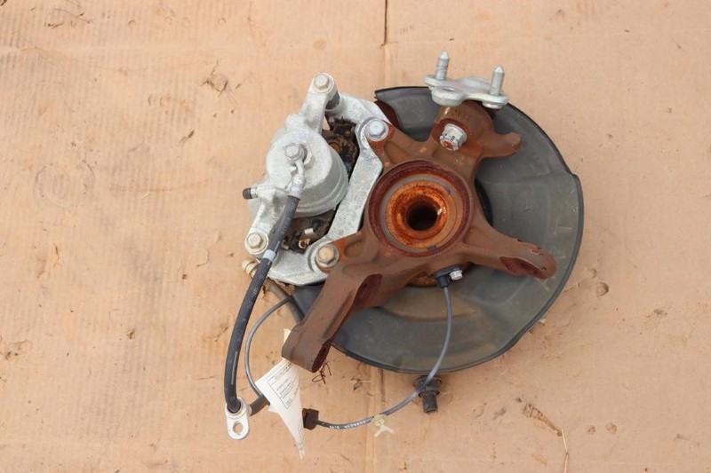 2016-2022 HONDA HRV FWD FRONT LEFT DRIVER KNUCKLE HUB SPINDLE SUSPENSION OEM