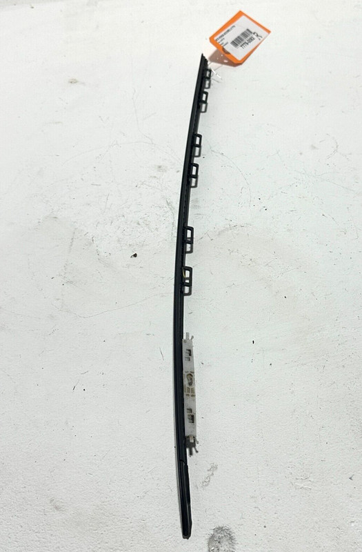 2018-2020 HONDA ACCORD LX WINDSHIELD A PILLAR DRIP SEAL MOLDING RIGHT SIDE OEM