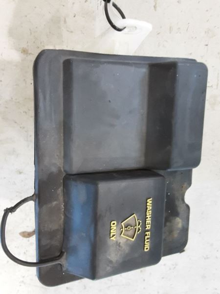 Wash Reservoir Includes Pump Fits 98-06 FORD F150 PICKUP 3247130