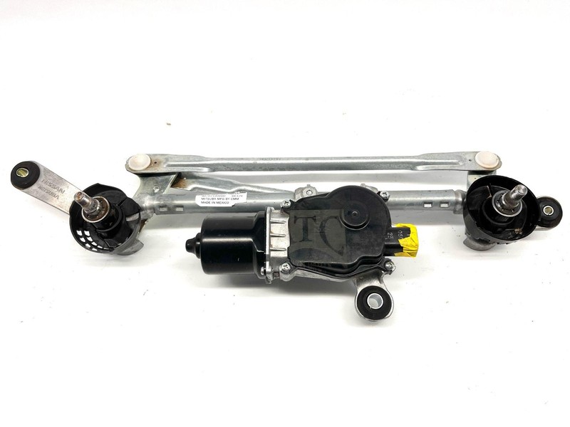 20220-2024 Nissan Versa S Windshield Wiper Motor And Transmission Assembly OEM