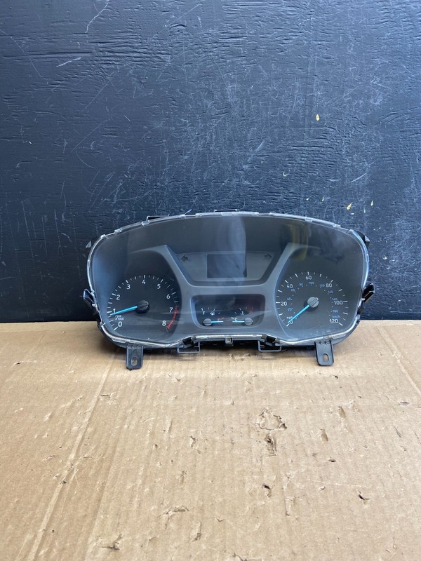 2015 to 2016 Ford Transit 150 Speedometer Cluster AD2268 DG