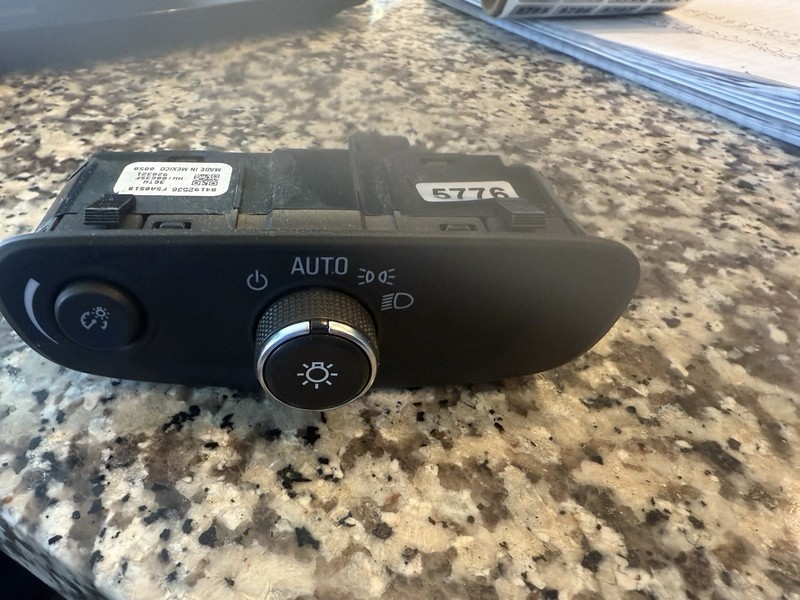 OEM 2018 - 2024 CHEVROLET EQUINOX DASH HEADLIGHT HEAD LIGHT LAMP CONTROL SWITCH