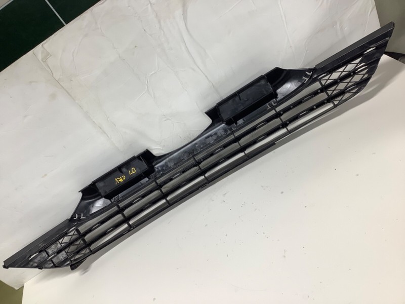 07-09 Honda CR-V front lower grille 71121-SXS-A21 OEM