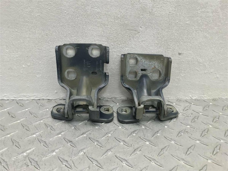 2007 CHRYSLER TOWN AND COUNTRY PASSENGER FRONT DOOR HINGES PAIR OEM