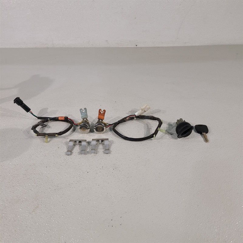 96-98 Ford Mustang Cobra Ignition Door Lock Set Cylinder Key Set Aa7290