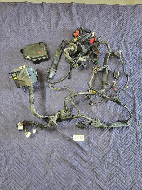 Used Oem Genesis Engine Fuse Relay Junction Box Wiring Harness 2019-2021 G70 2.0