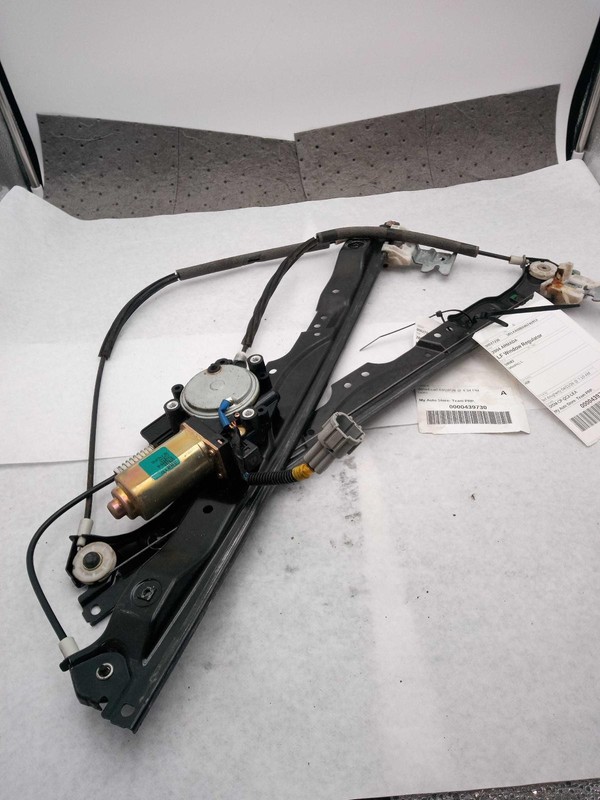 2004 Nissan Armada Front Left Window Regulator Black 358167 Used 177K Miles