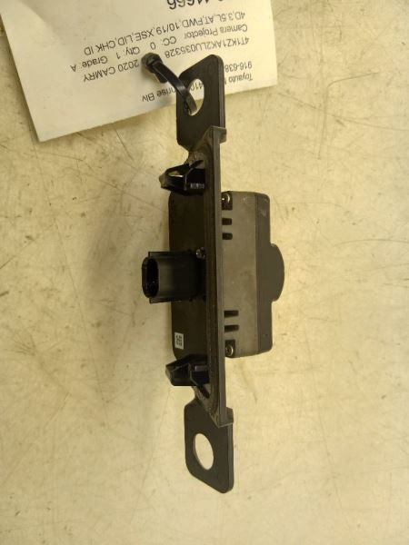 20 TOYOTA CAMRY XSE REAR VIEW CAMERA DECKLID MOUNTED 86780-06040