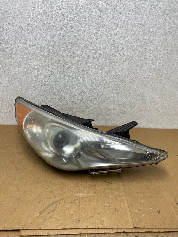 2011 - 2014 Hyundai Sonata Right Passenger Rh Side Headlight Halogen AD1246 DW