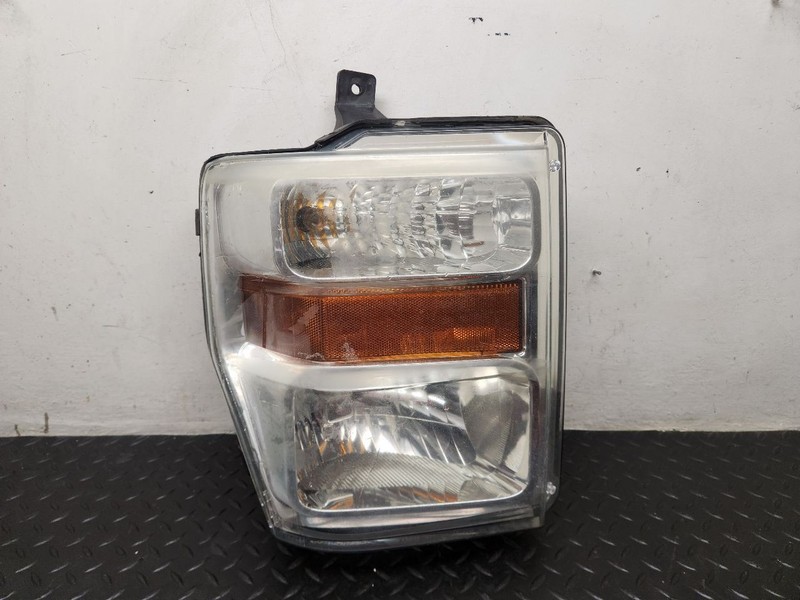 08-10 Ford F250SD Right Passenger Dual Beam Headlamp Assembly OEM 8C3Z-13008-A